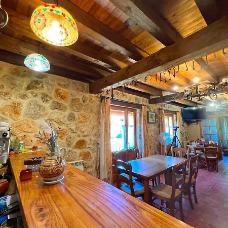 Rural La Huerta Hotel Montejo de la Vega de la Serrezuela